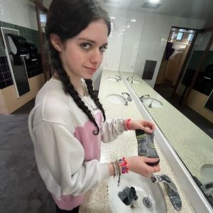 Meet your Posher, Ella